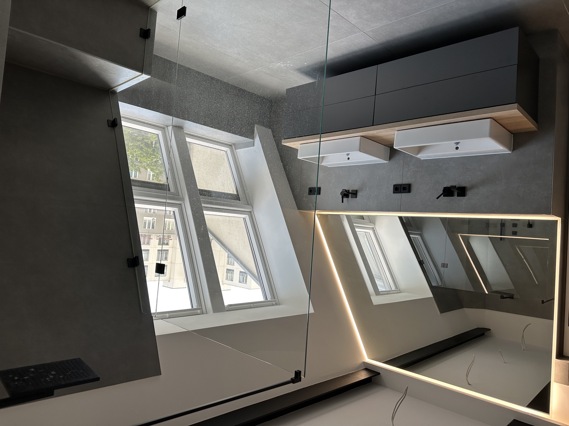 Wohnebene mit doppelter Raumhöhe / Double-height living level